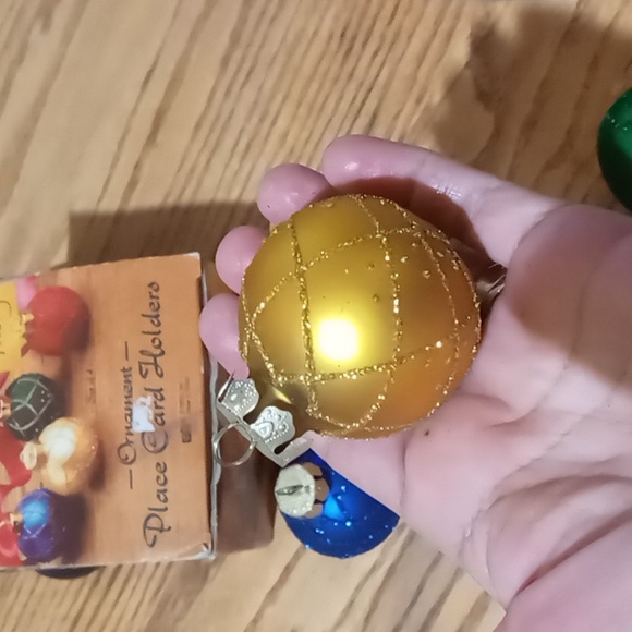 VINTAGE CHRISTMAS PLACE CARD HOLDERS ORNAMENTS - Picture 6 of 12